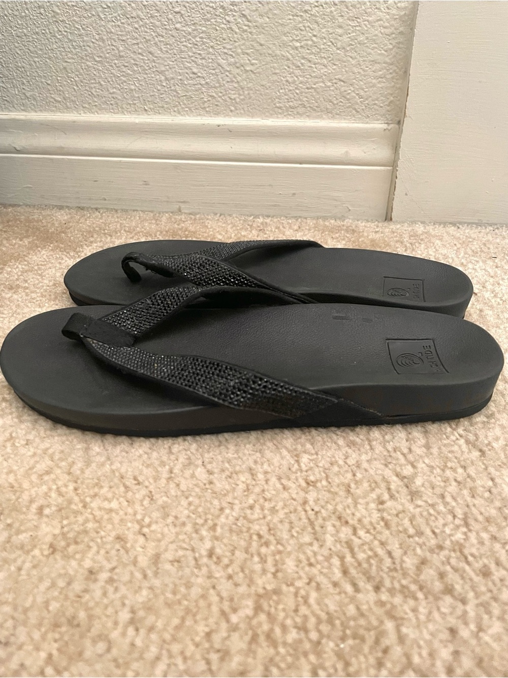 Y2K Style High Tide Embellished Flip-Flop Sandals